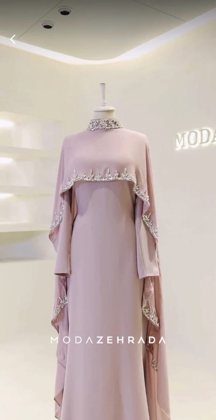 Kaftan Rose Poudré Cape Brodée